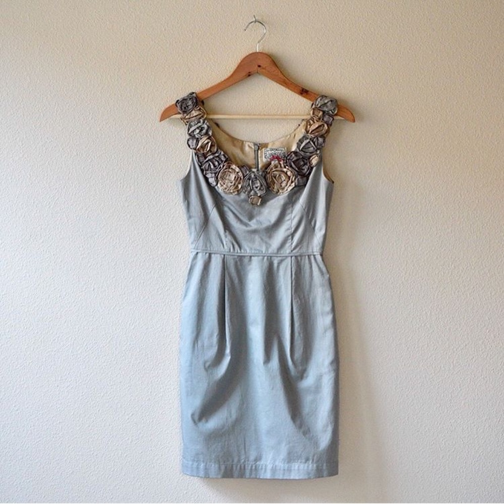 ⭐️PRICE FIRM⭐️ Anthropologie rosette shift dress